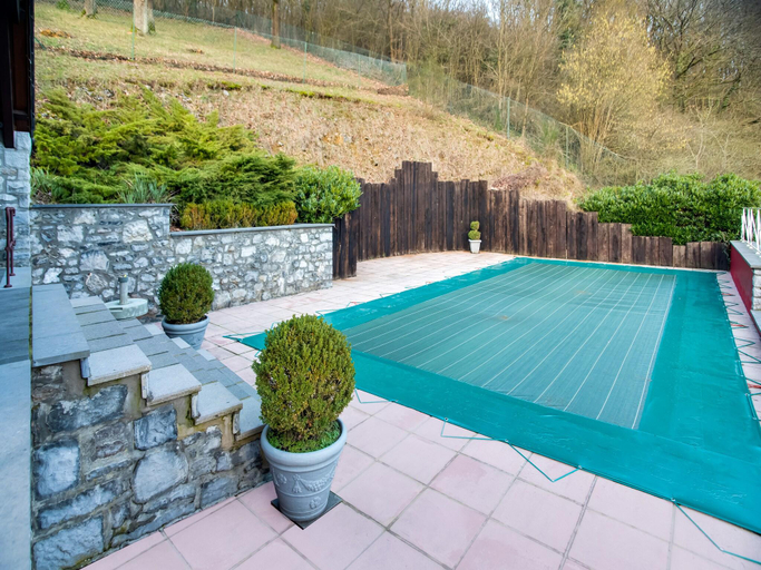 Sport & Beauty 2, Luxury Pool Villa in Sosoye, Namur