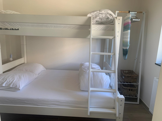 Bedroom 2, Relaxing Beachside Apartment, West-Vlaanderen