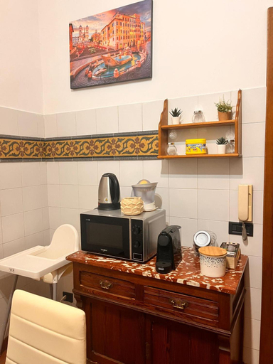 Food & Drinks 3, Monia Coliseum Apartment, Rome