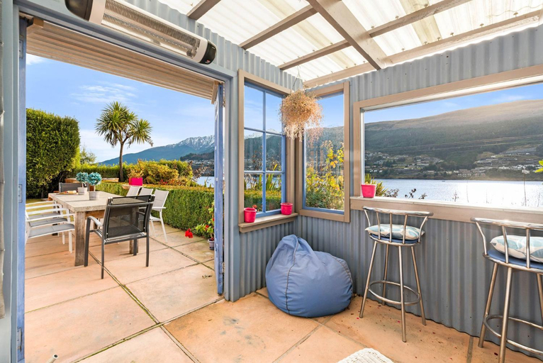 Others 5, Sunny Lakeview Villa, Queenstown-Lakes