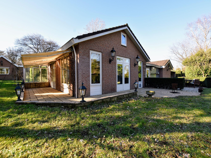 Exterior & Views 1, Spacious holiday home near with sauna, Barneveld