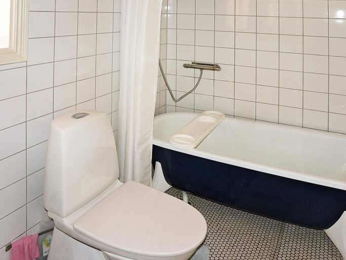 Bathroom 3, person holiday home in STOCKARYD, Sävsjö