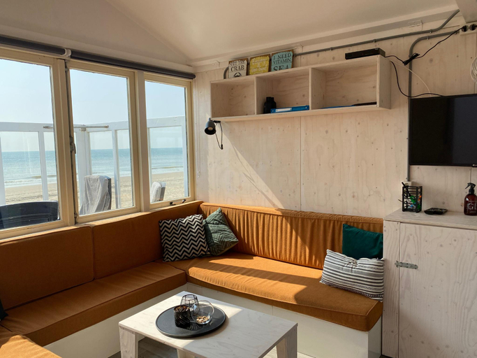 Others 5, Holiday Home in Dishoek by the Beach, Veere