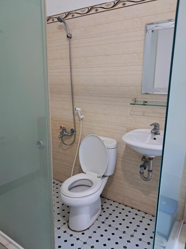 Bathroom, Mai Lan Mini Hotel, Cái Răng