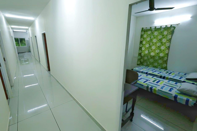 Others 5, kallungal square - Edapally, Ernakulam