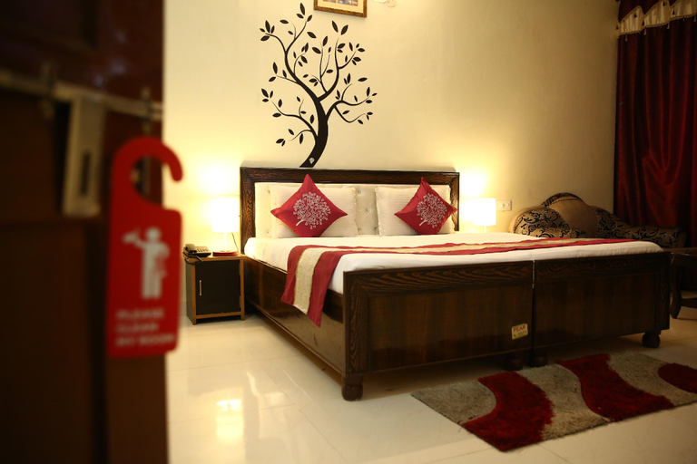 Bedroom 2, Hotel the Diamond Ring, Chandigarh