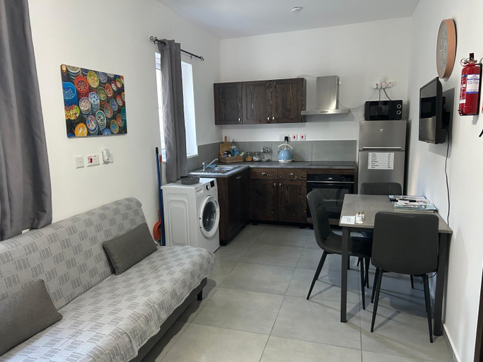 Others 5, St gaetans studio apartment 6A