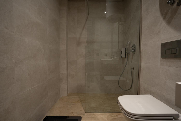 Bathroom 2, Luxoria by ShortStayMaroc, Studio Moderne et Chic, Parking, Quartier Central, Casablanca