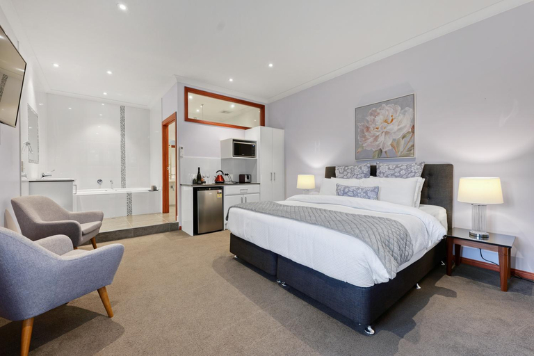 Bedroom 2, Wrenfield Cottages, Murrindindi - East