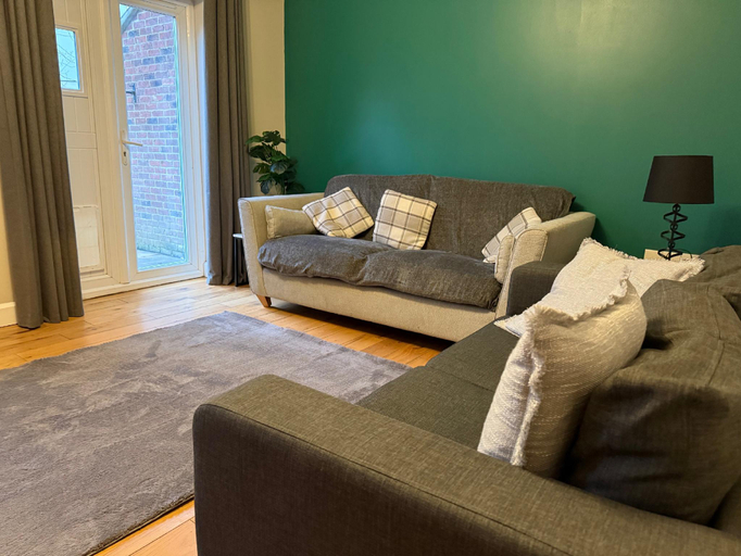 Others 4, Spacious Contractor House for Families, Groups, and Free Parking, Somerset