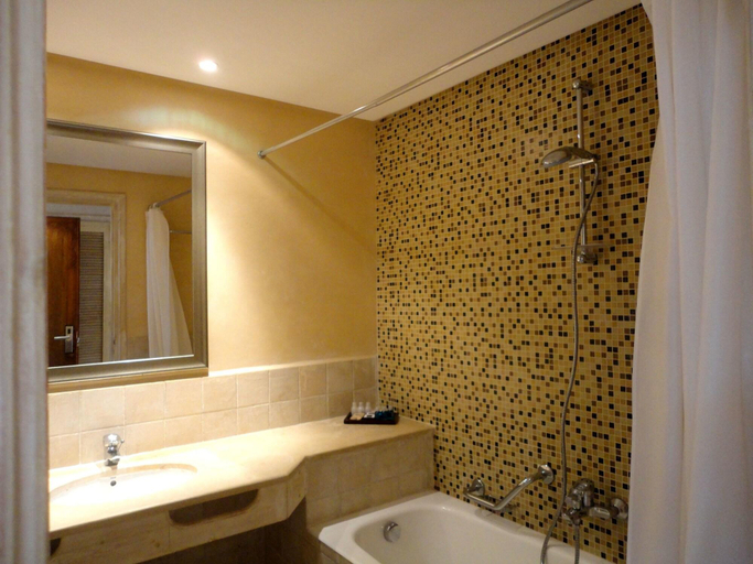 Bathroom 5, Africa jade thalasso, Korba
