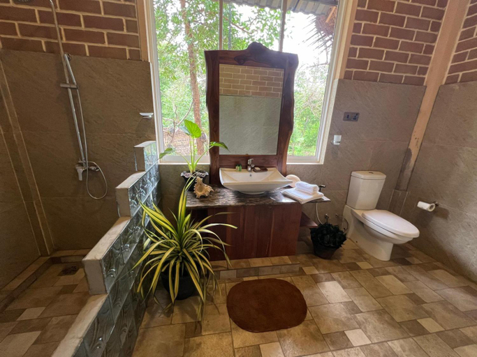 Bathroom, The Sanctuary, Vanathavilluwa