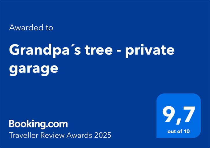Facilities 5, Grandpa´s tree - private garage, Split