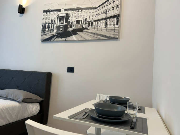 Others 2, Suites Baretti 2, Torino