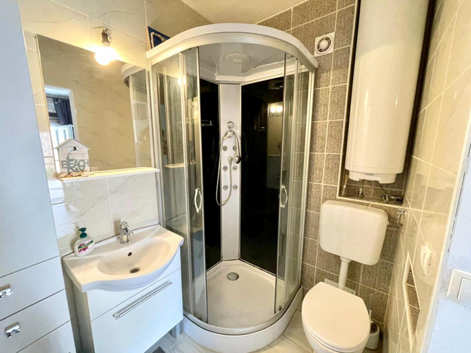 Bathroom, Vila Radini, Brtonigla
