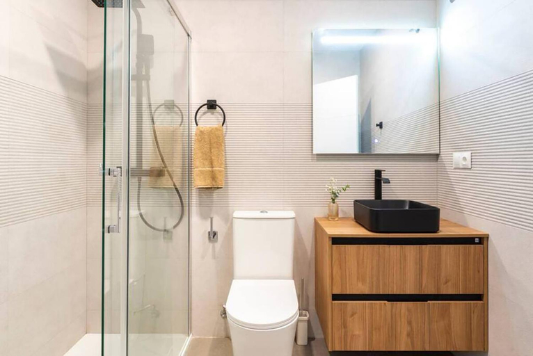 Bathroom 2, Nuevo apartamento en el centro Carlos III, Cantabria