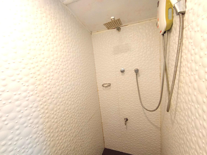 Bathroom 3, Giragala Village, Weligama