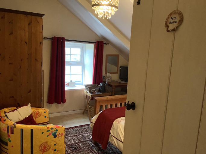 Others 2, Haelarcher Farmhouse and Helicopter B&B, Cornwall