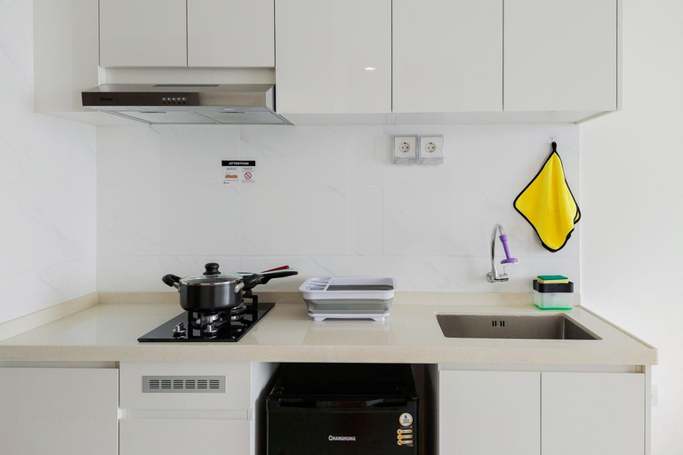 Others 5, Elegant and Strategic 2BR Sky House BSD Apartment By Travelio, Tangerang Selatan