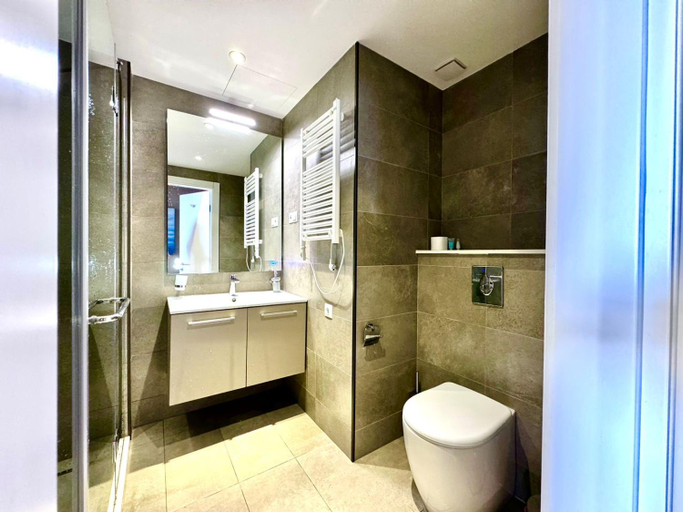 Bathroom 3, Sunshine Apartments in Alliance Palace, Batumi