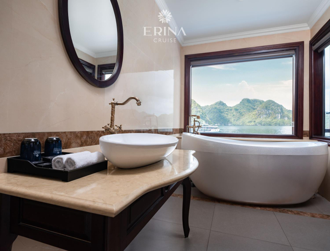 Bathroom 3, Rosa Cruise, Hạ Long