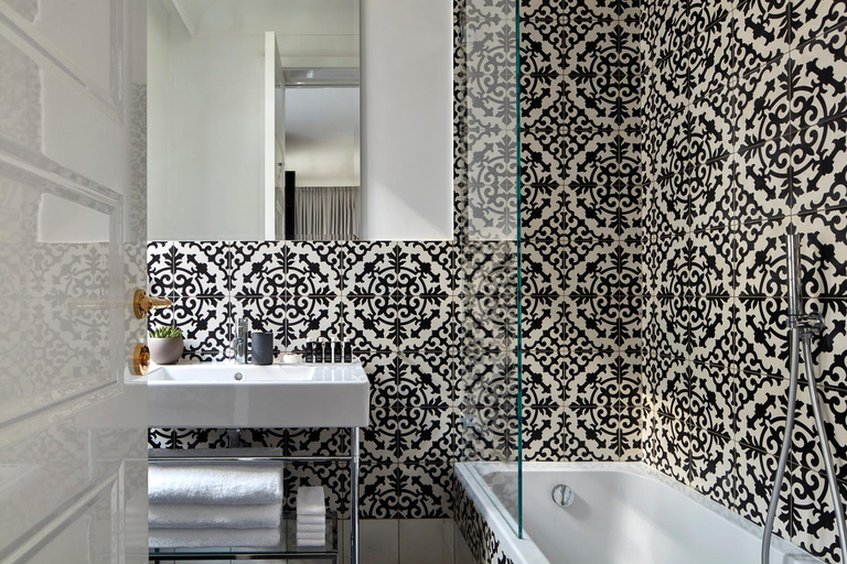 Bathroom 3, Renoma Apartments