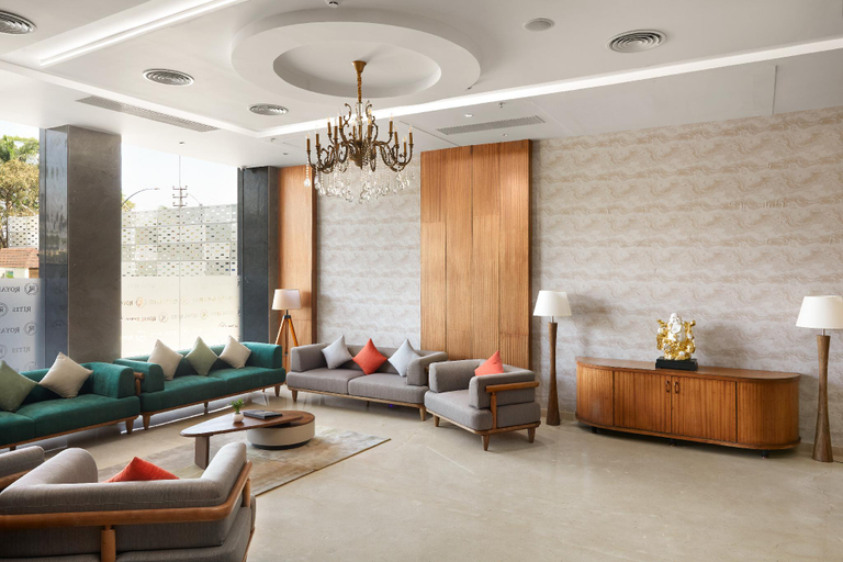 Public Area, Royal Ritis, Belgaum