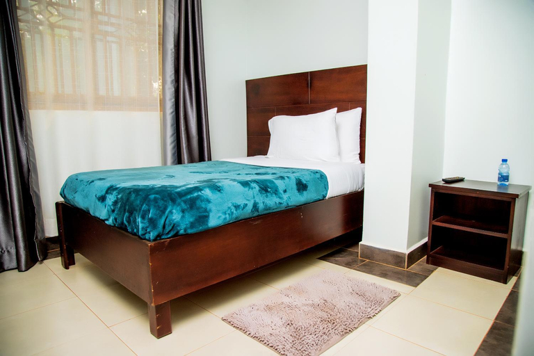 Bedroom 3, Blue Berries Hotel, Busiiro