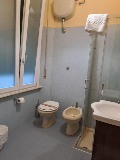 Others 2, Giappone Inn Flat, Livorno