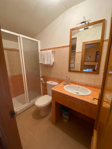 Bathroom 3, Hostal Monica, Burgos