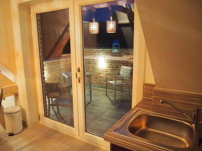 Bathroom, Spacious Home with Games, Hainaut
