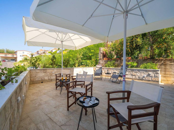 Food & Drinks 5, Apartments Aura - Comfort Studio Apartment 2 with shared swimming pool, Dubrovnik