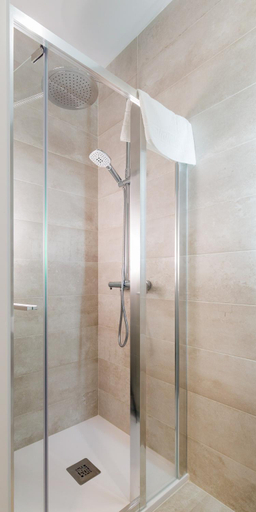 Others 4, Hostal Excelsior, Madrid