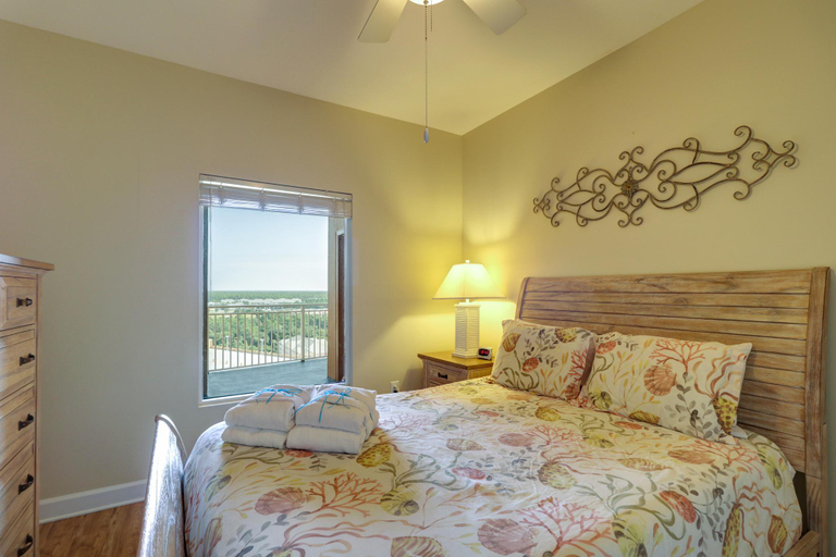 Bedroom 2, Splash Resort 1102w, Bay