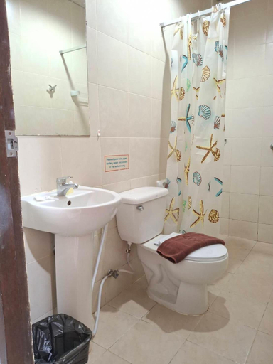 Bathroom 3, Urban Patong Residence(โรงแรม เออร์เบิร์น ป่าตอง), Phuket Island
