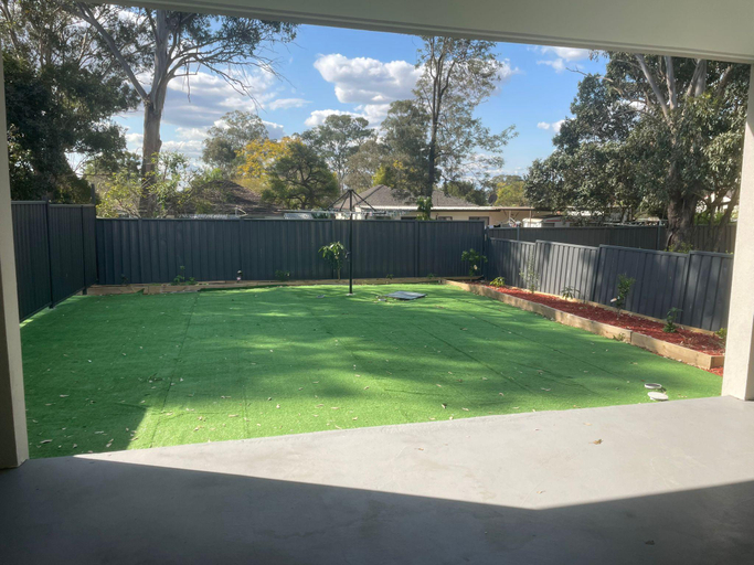 Garden 2, Quiet Spacious Family House 11 Bedrooms, Blacktown  - South-West