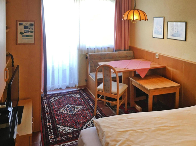 Bedroom 3, Chalet in Dienten with Ski-In Access & Sauna, Zell am See
