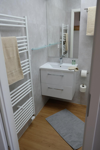 Bathroom 4, Ferienvermietung Sporer, Straubing-Bogen