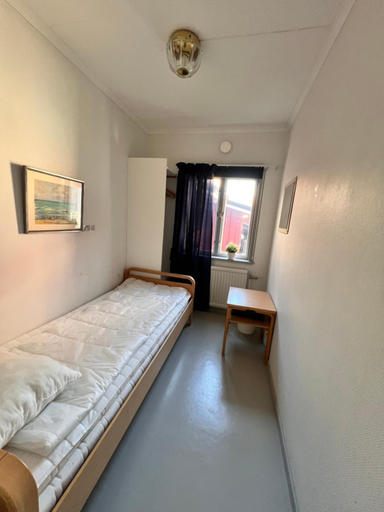 Others 4, Vandrarhem Varvet, Orust