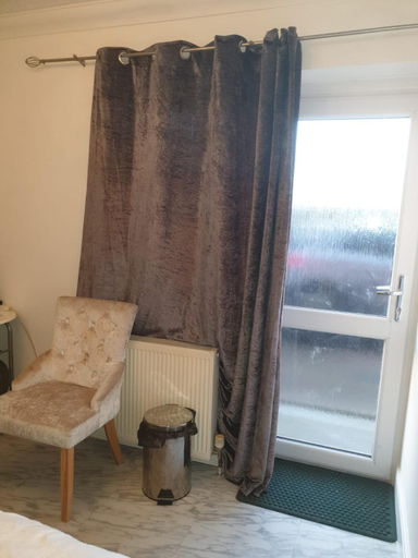 Others 4, Private room in home in Marks Tey, United Kingdom, Essex