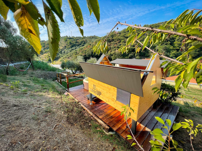 Exterior view 2, StarsBox con jacuzzi privata a 1000 passi dal mare, Savona