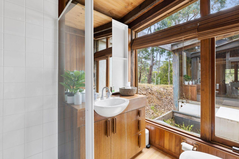 Bathroom, Dridan House, Surf Coast - West