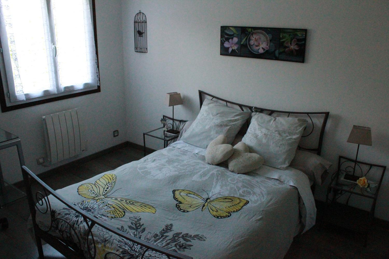 Bedroom 2, Les champs dores, Isère