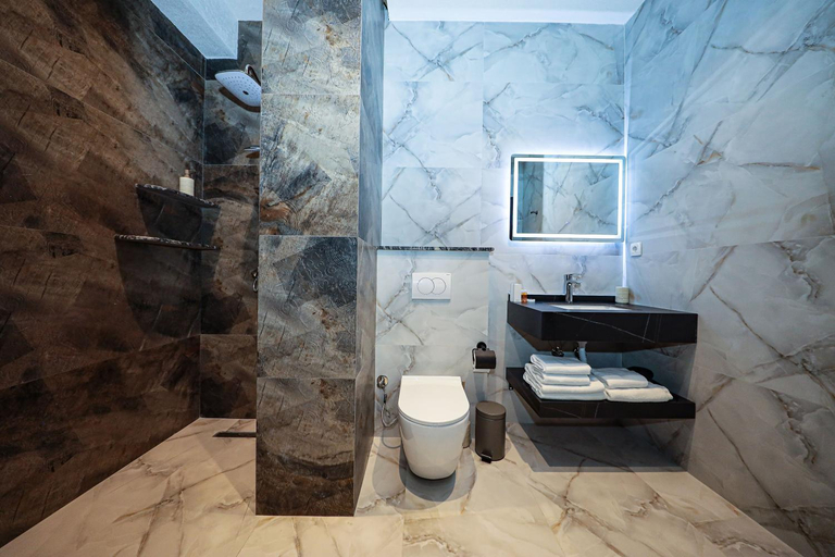 Bathroom 3, Hotel Prive, Peć
