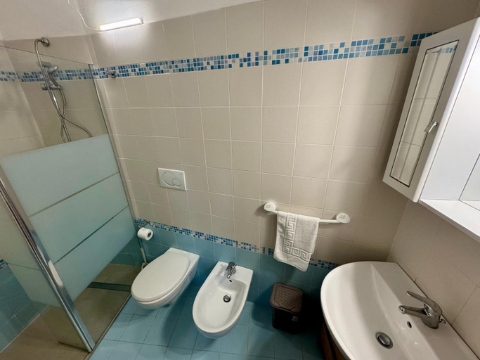 Bathroom 3, Premium Apartments Peschiera, Verona