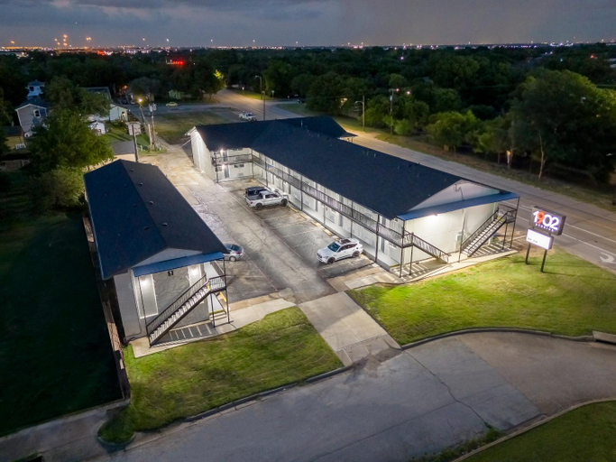 Others 4, 1902 Studios, Dallas