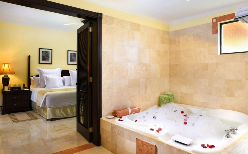 Bathroom 5, Occidental Cozumel - All Inclusive Resort, Cozumel
