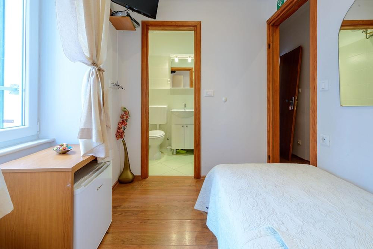 Bedroom 2, Lumin Guest House, Dubrovnik