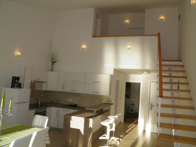 Others 5, Apartments Perla, Pag