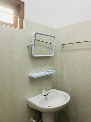 Bathroom 3, Yu T Home Stay Anuradhapura, N. Palatha East